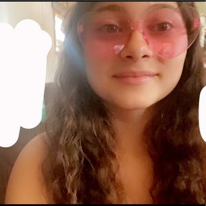 Meet your Posher, Avery